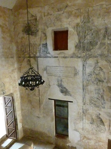 Atrio con l'affresco di sant'Agostino vescovo e Dottore della Chiesa