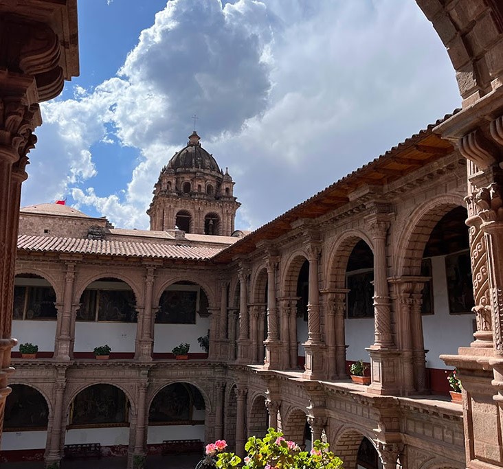 Interno del convento de La Merced a Cuzco