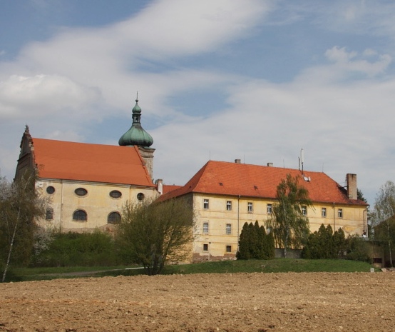 L'ex monastero degli Agostiniani Scalzi a Lnáře