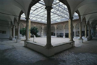 Il chiostro di S. Agostino a Montalcino