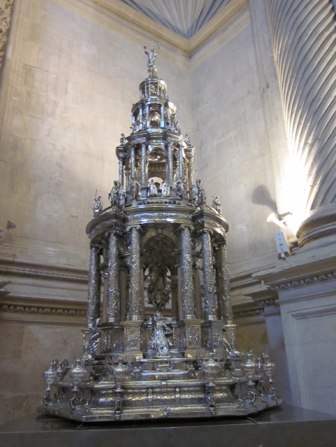 L'Ostensorio di Juan de Arfe con Sant'Agostino vescovo e cardioforo
