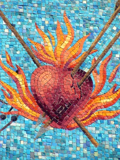Particolare del cuore fiammante