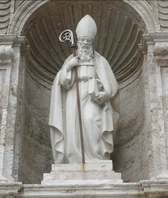 La statua di Agostino di Justo José nel portale d'entrata della chiesa di sant'Agostino a Valencia