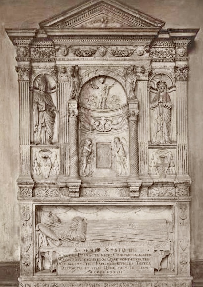 Ritratto funebre di Costanza Ammannati, Sant'Agostino entro nicchia, Santa Monica entro nicchia, Stemmi della famiglia Piccolomini, Cristo risorto e angeli con calice eucaristico, Motivi decorativi a girali e festoni vegetali, Profeti