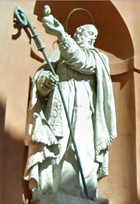 Agostino vescovo e cardioforo, statua di Cignaroli nella facciata della chiesa