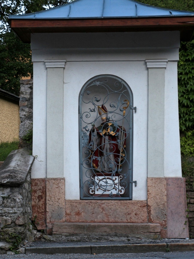 La cappella con Sant'Agostino vescovo e cardioforo