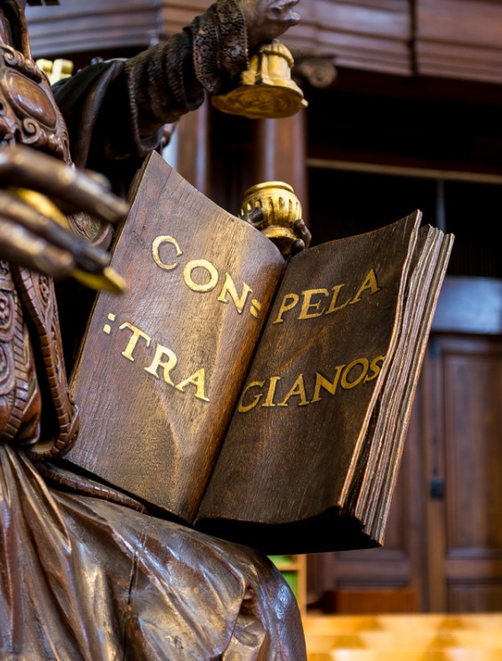 Particolare della scritta sul libro fra le mani di Agostino