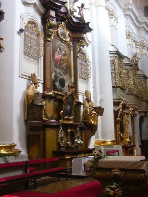 Lapide nobiliare nella cappella del convento