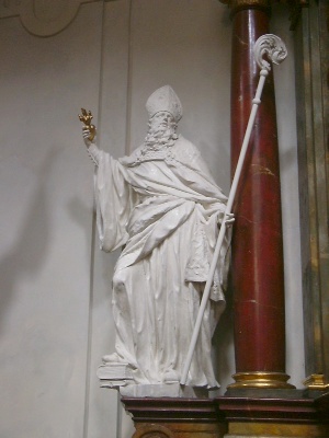 Statua di sant'Agostino con il bimbo sulla spiaggia