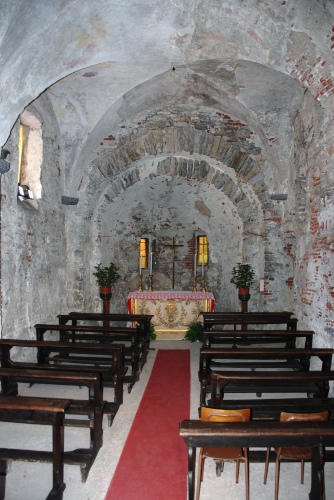 Interno della chiesa di sant'Agostino a Cella di Genova