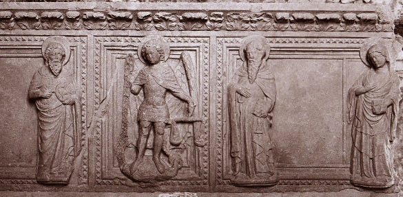 Facciata del monumento destinato a conservare una Sacra Spina