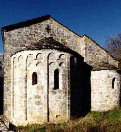 Immagine della chiesa romanica di S. Agostino a Vagli