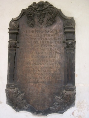 Lapide mortuaria nella cappella del convento