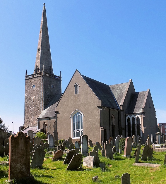 La chiesa attuale connessa all'antico monastero a Bangor