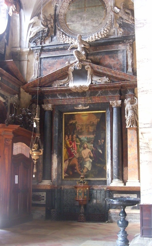 Interno della chiesa annessa al convento agostiniano