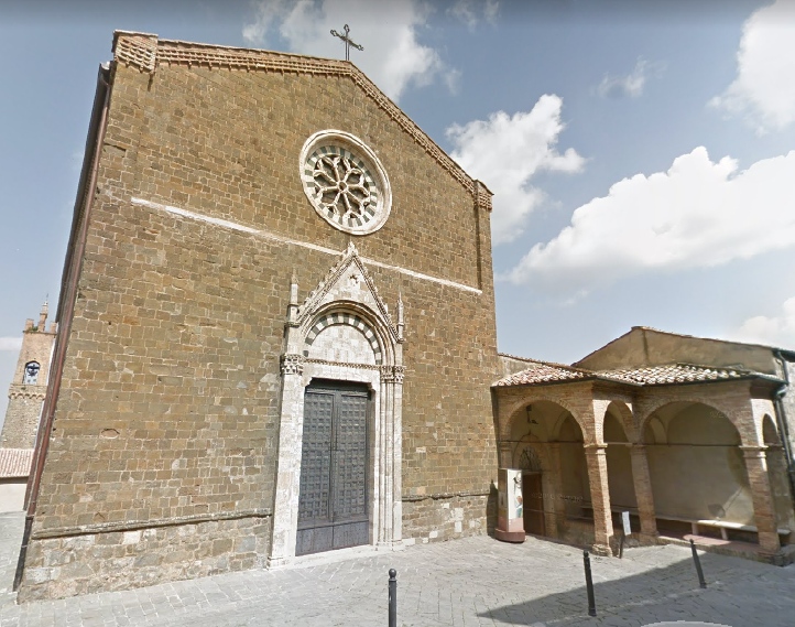 La chiesa e l'entrata all'annesso convento