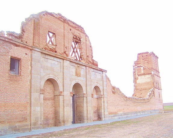 Rovine del Convento di sant'Agostíno a Madrigal de las Altas Torres