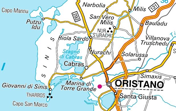 La marina di Sinis, Cabras, il suo stagno e il paese di Nurachi presso la città di Oristano in Sardegna