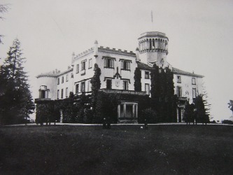 Splendida riproduzione fotografica del palazzo prima di essere demolito