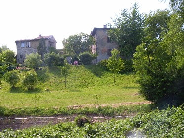 Splendida vista del complesso medioevale dalla campagna
