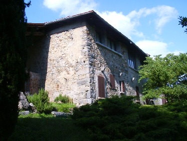 Particolare dei bastioni dell'edificio da ovest