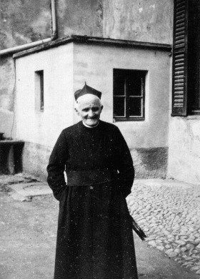 Don Enrico Colnaghiin canonica