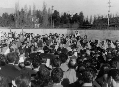 L'elogio funebre del parroco viene lettadavanti alla bara di don Enrico Colnaghi