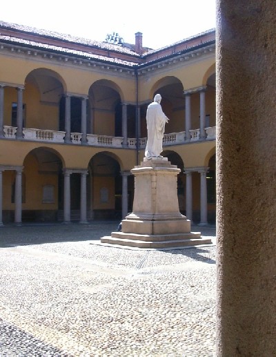 Cortile interno dell'Universit di Pavia