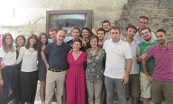 In gruppo nella sala del Pellegrino