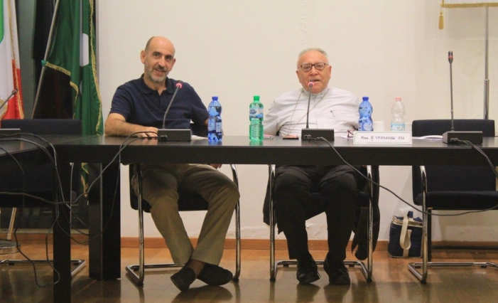 Il presidente dell'Associazione S. Agostino Luigi Beretta con mons. Giovanni Scanavino