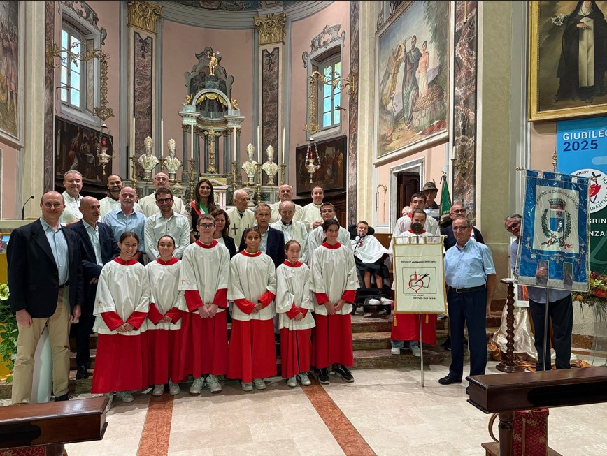 I concelebranti con le istituzioni e le associazioni