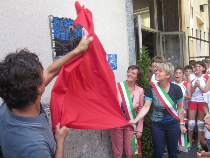 L'inaugurazione del bassorilievo dedicato ad Agostino di Ippona