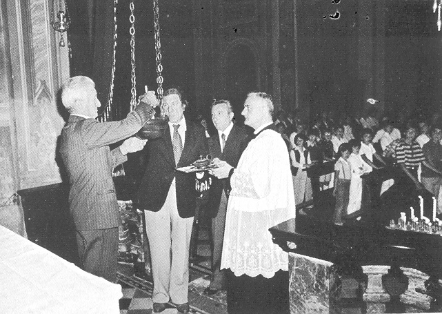 Offerta dell'olio da parte del Sindaco Gaetano Sala nel 1978