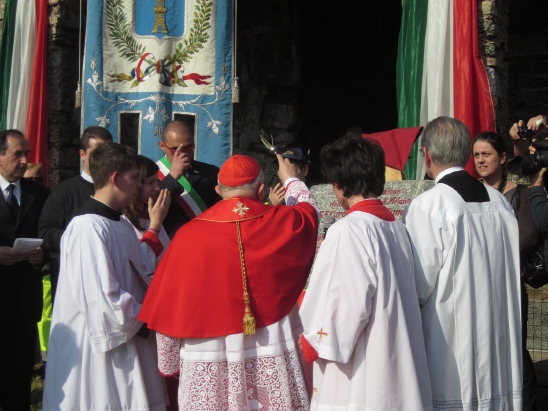 Il cardinale benedice la prima pietra della Cittadella Agostiniana